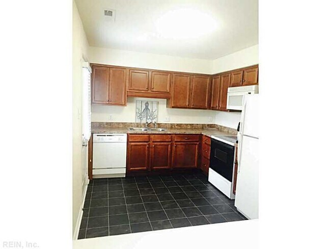 Building Photo - 1530 Hummingbird Ln