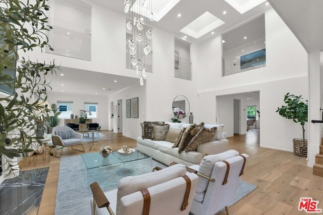 Foto del edificio - 602 S Lucerne Blvd