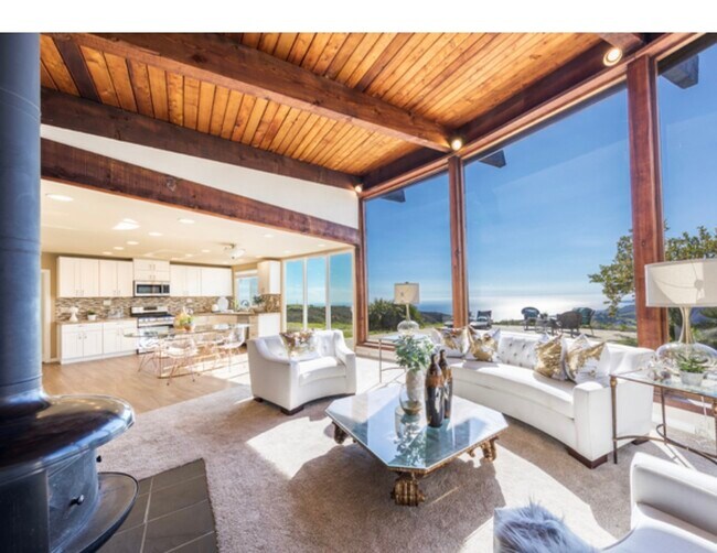 Building Photo - 3045 Tuna Canyon Rd
