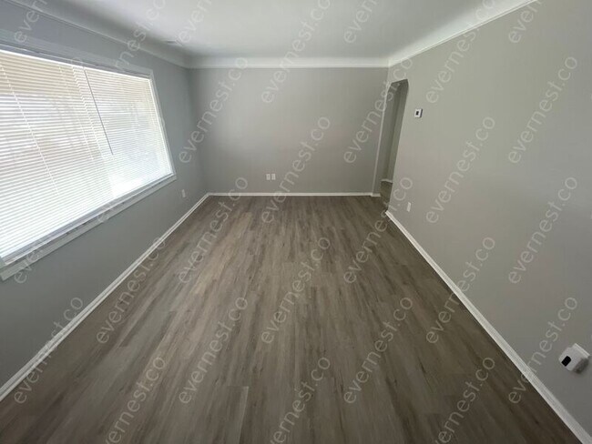 Foto del edificio - 17445 Lincoln Ave