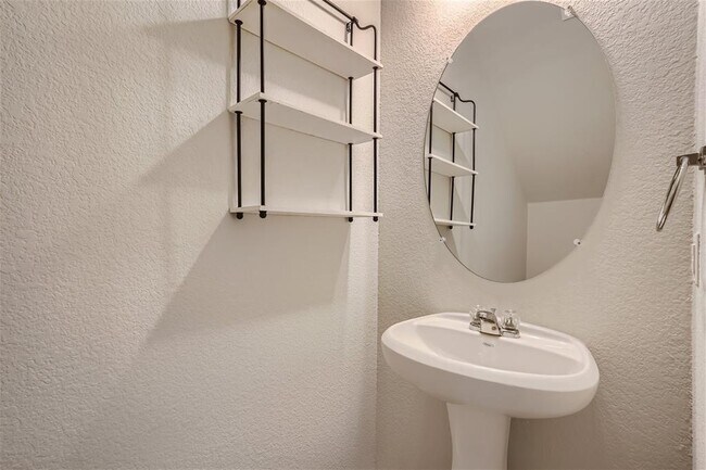 Building Photo - 232 Brady Creek Wy