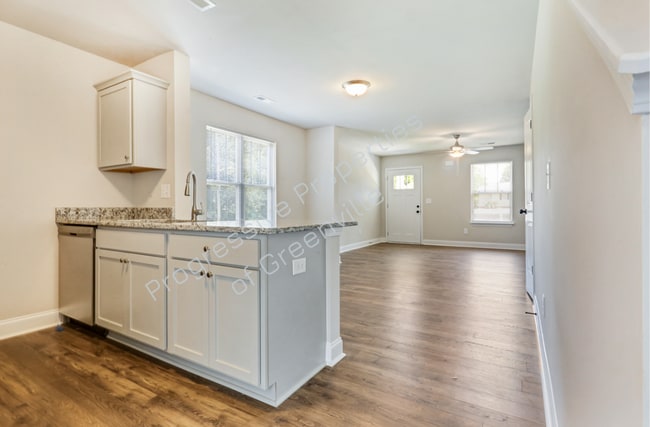 Building Photo - 111 Sitton Dr