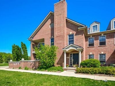 Building Photo - 5698 Wellesley Ln