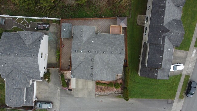 Foto del edificio - 6 Bed 3 Bath in Lynnwood!