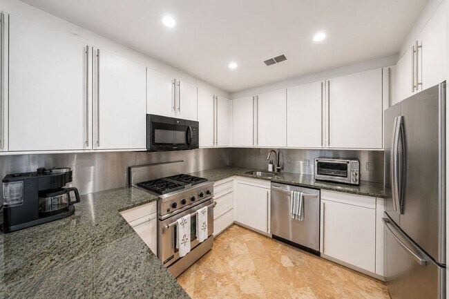 Foto del edificio - 1300 13th St NW