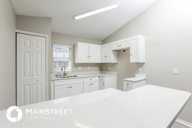 Foto del edificio - 6250 Kaieteur Ln