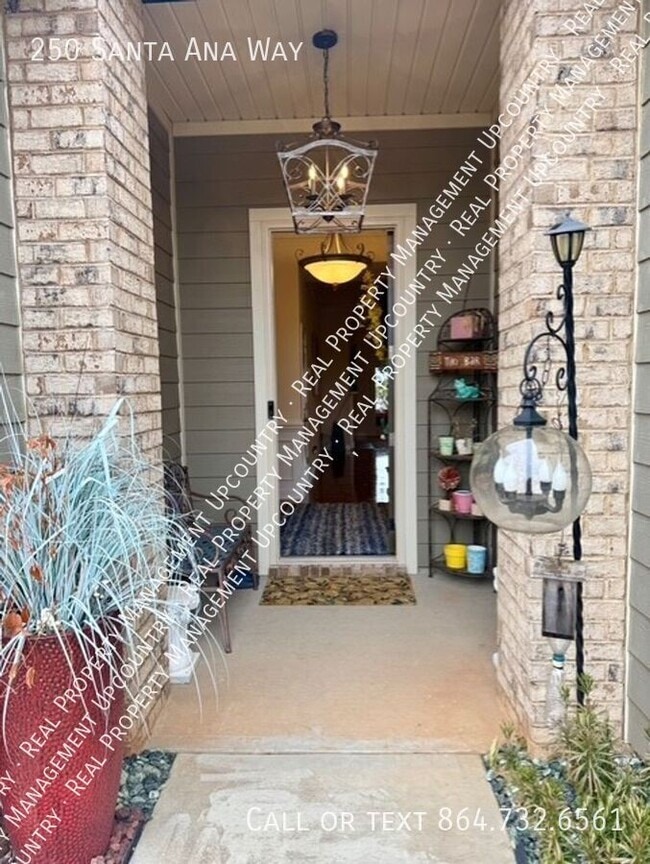 Building Photo - 250 Santa Ana Wy