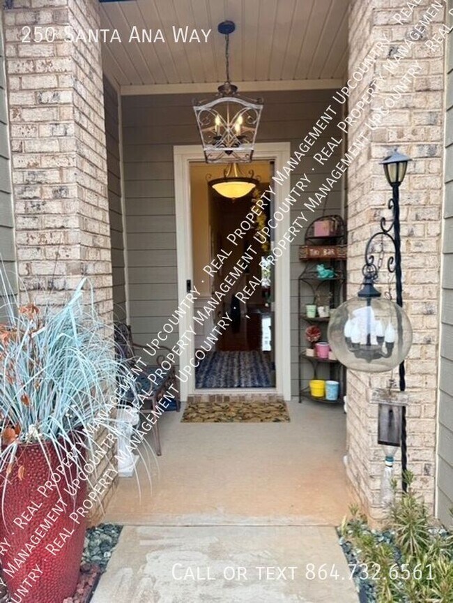 Foto del edificio - 250 Santa Ana Wy