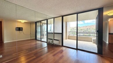 Building Photo - 55 S Judd St