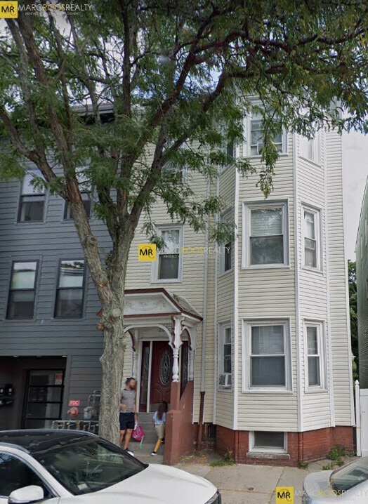 Building Photo - 209 Paris St