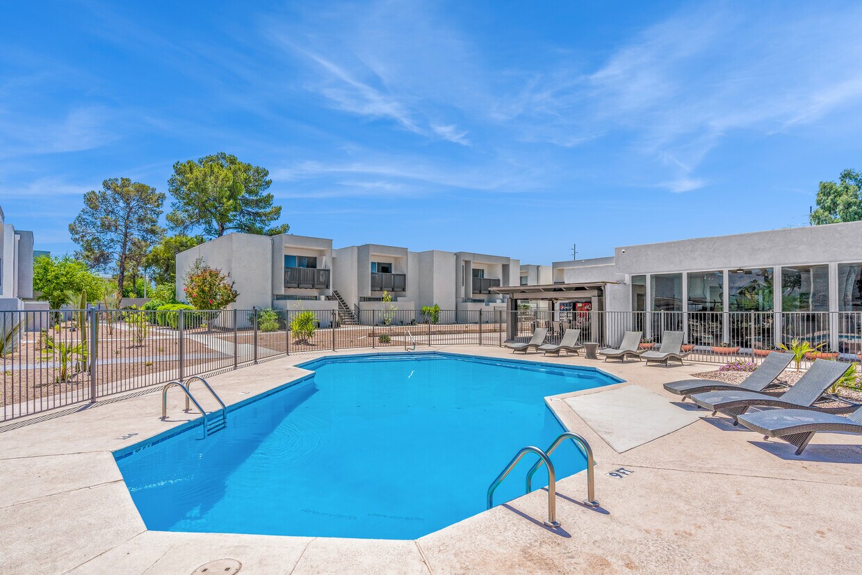 Echo Luxury Apartments 6901 E Broadway Blvd Tucson, AZ Apartments