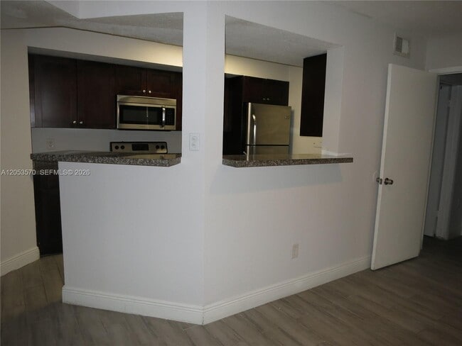 Foto del edificio - 10440 SW 156th Ct