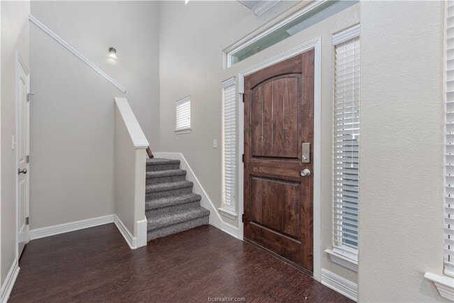 Building Photo - 1420 Holleman Dr