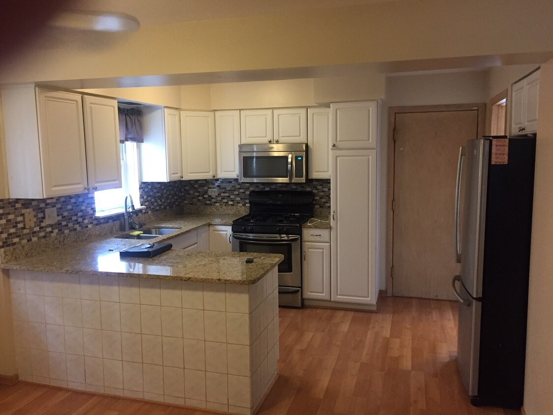 Foto principal - 4921 N Kilpatrick Ave