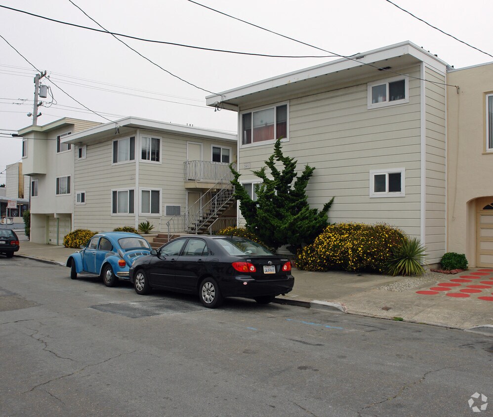 Building Photo - 2406-2412 44th Ave