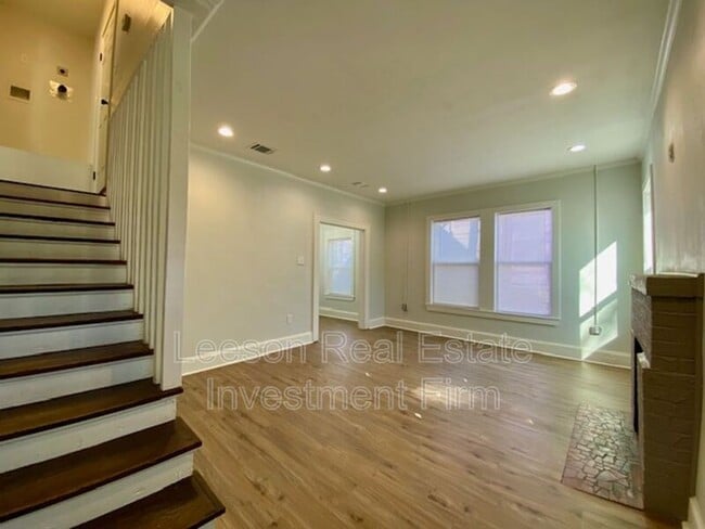 Building Photo - 3122 Judson St