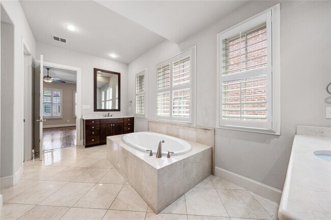 Building Photo - 2162 Aylesport Dr