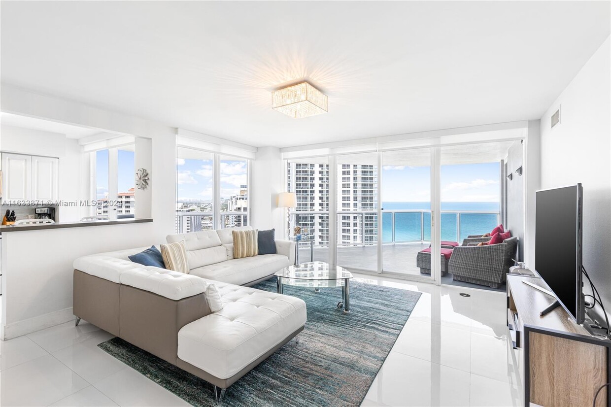 Foto principal - 6301 Collins Ave