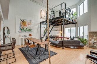 Building Photo - 655 5th St