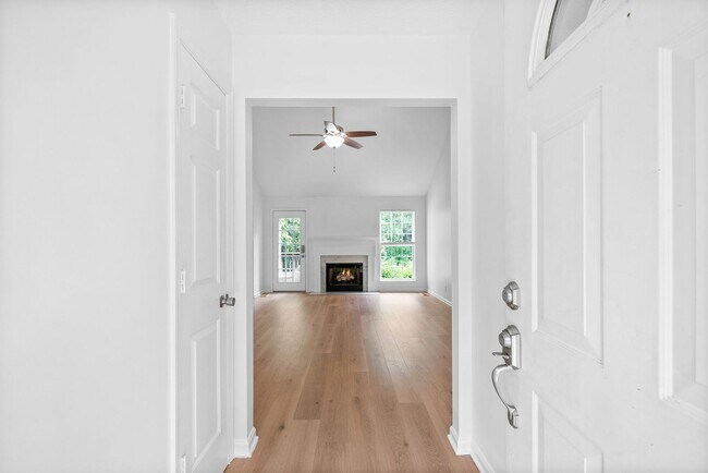 Foto del edificio - Pet Friendly Three Bedroom in Springfield!