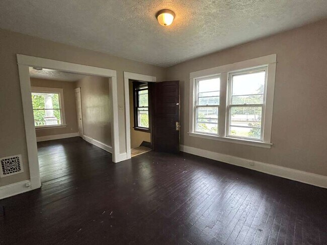 Foto del edificio - 750 E 96th St