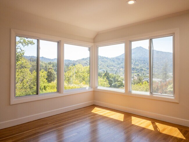 Building Photo - Handsome 4 bed/3 bath, 3-Level Home! PLUS ...