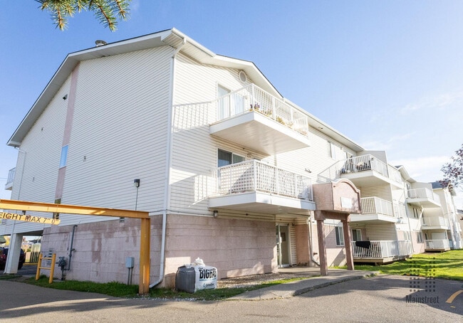 Building Photo - Nova Manor Apartments
