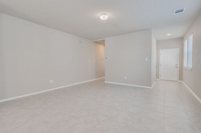 Foto del edificio - 4 BR/2 BA - 1589 SF Home in Kyle - Casetta...