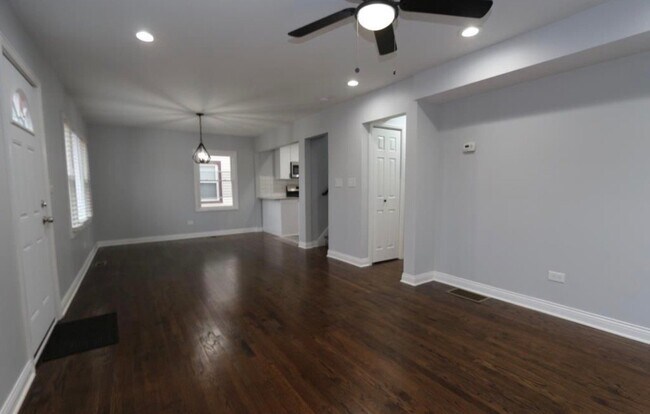 Foto del edificio - 3728 W 86th St