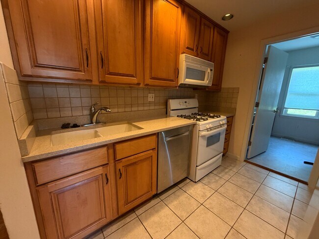 Foto del edificio - 10310 Millwood Ave