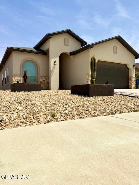 Building Photo - 2836 Tierra Oasis St