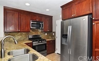 Foto del edificio - 8215 E White Oak Ridge