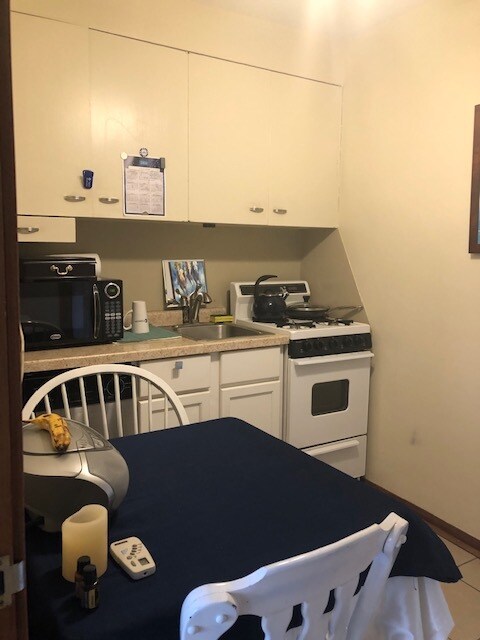Kitchen - 14 W 1st St