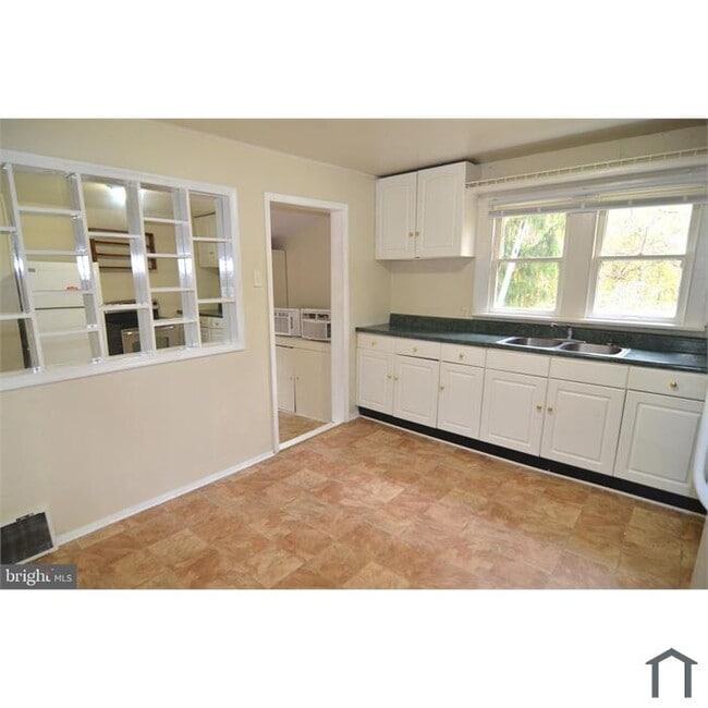 Photo - 5380 Beta Pl House