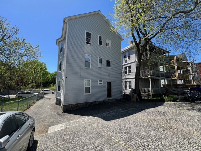 Foto del edificio - 154 Stanwood St