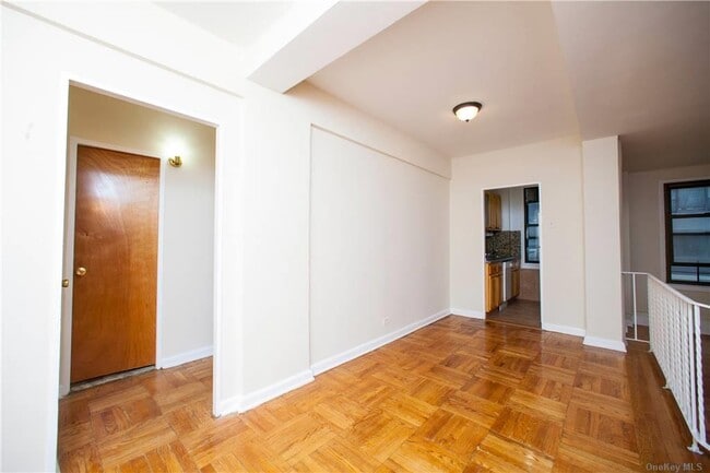 Building Photo - 98-22 63rd Dr