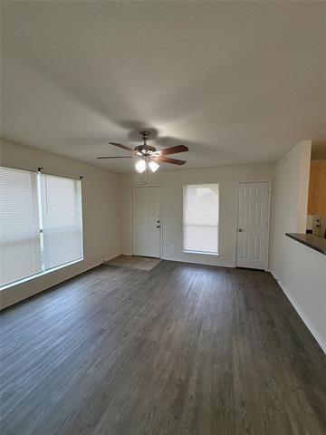 Foto del edificio - 8128 Doreen Ave