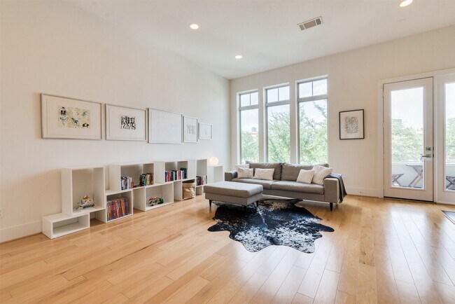 Foto del edificio - 5429C Hidalgo St