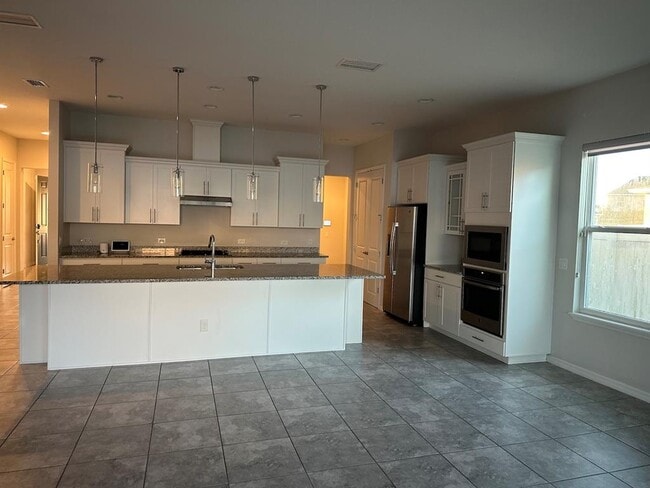 Building Photo - 2463 Felce Ct