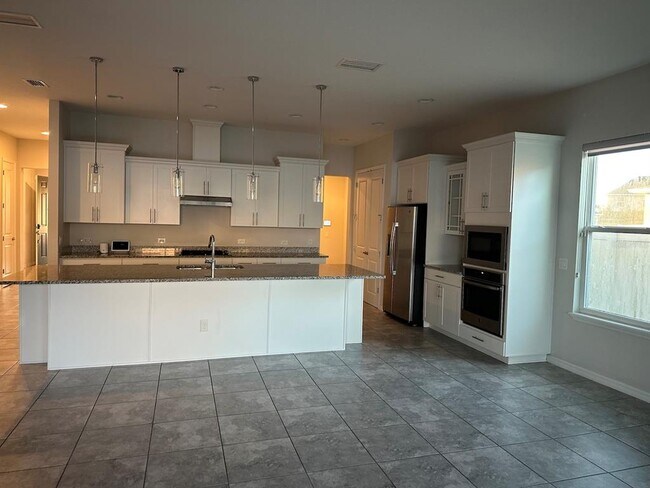 Foto del edificio - 2463 Felce Ct