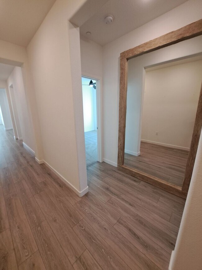 Foto del edificio - Gorgeous Smart Home is Clean & Loaded!  - ...