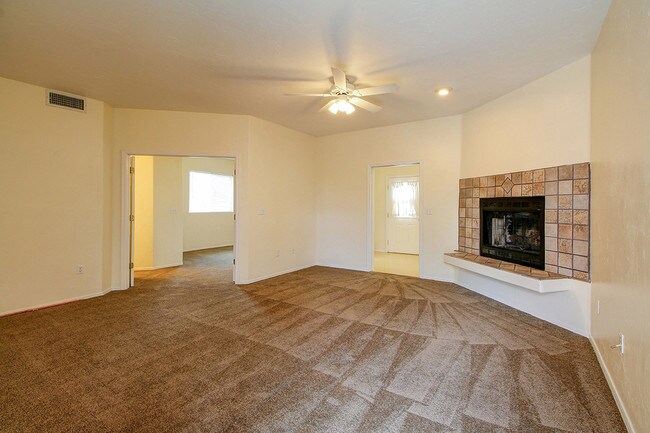 Foto del edificio - 2700 N Orchard Ave