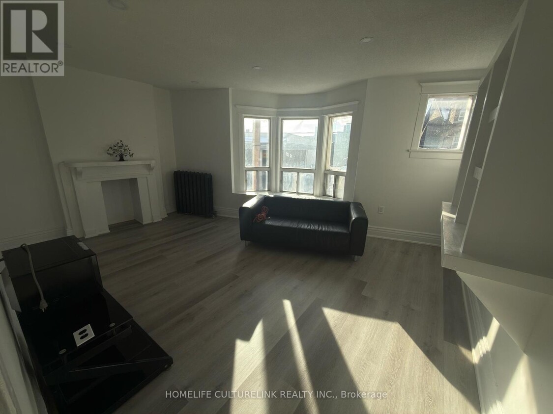 Building Photo - 737 Broadview Ave