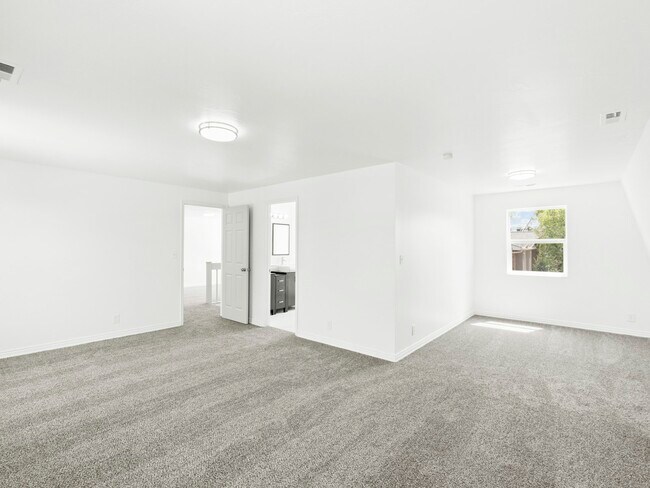 Building Photo - 1630 Ridgemark Dr