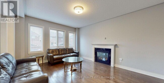 Photo du bâtiment - 5464 Meadowcrest Ave