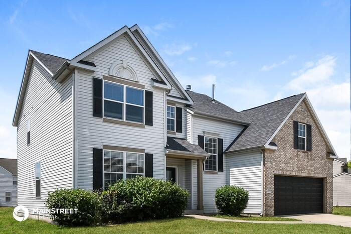 Foto principal - 6356 Waterstone Dr, Indianapolis, IN 46268
