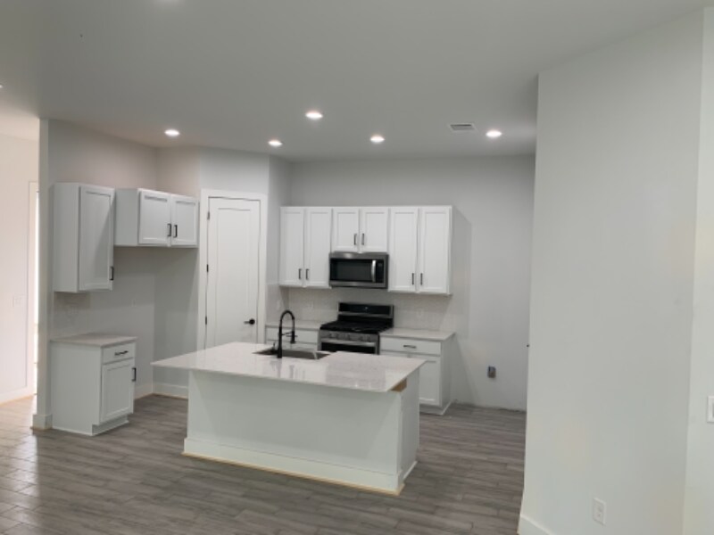 Primary Photo - 6410 Auburn Dr