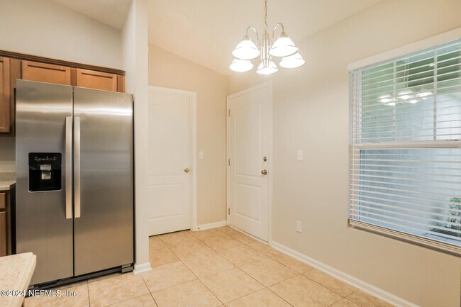 Building Photo - 347 Sunshine Dr