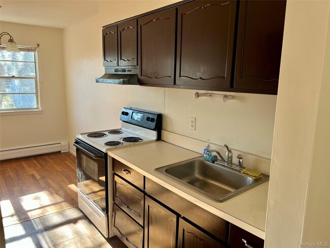 Building Photo - 63 Kenwood Dr