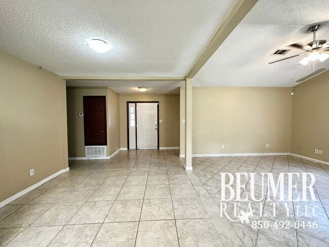 Building Photo - Delightful 3BR/2BA prime location - Southe...